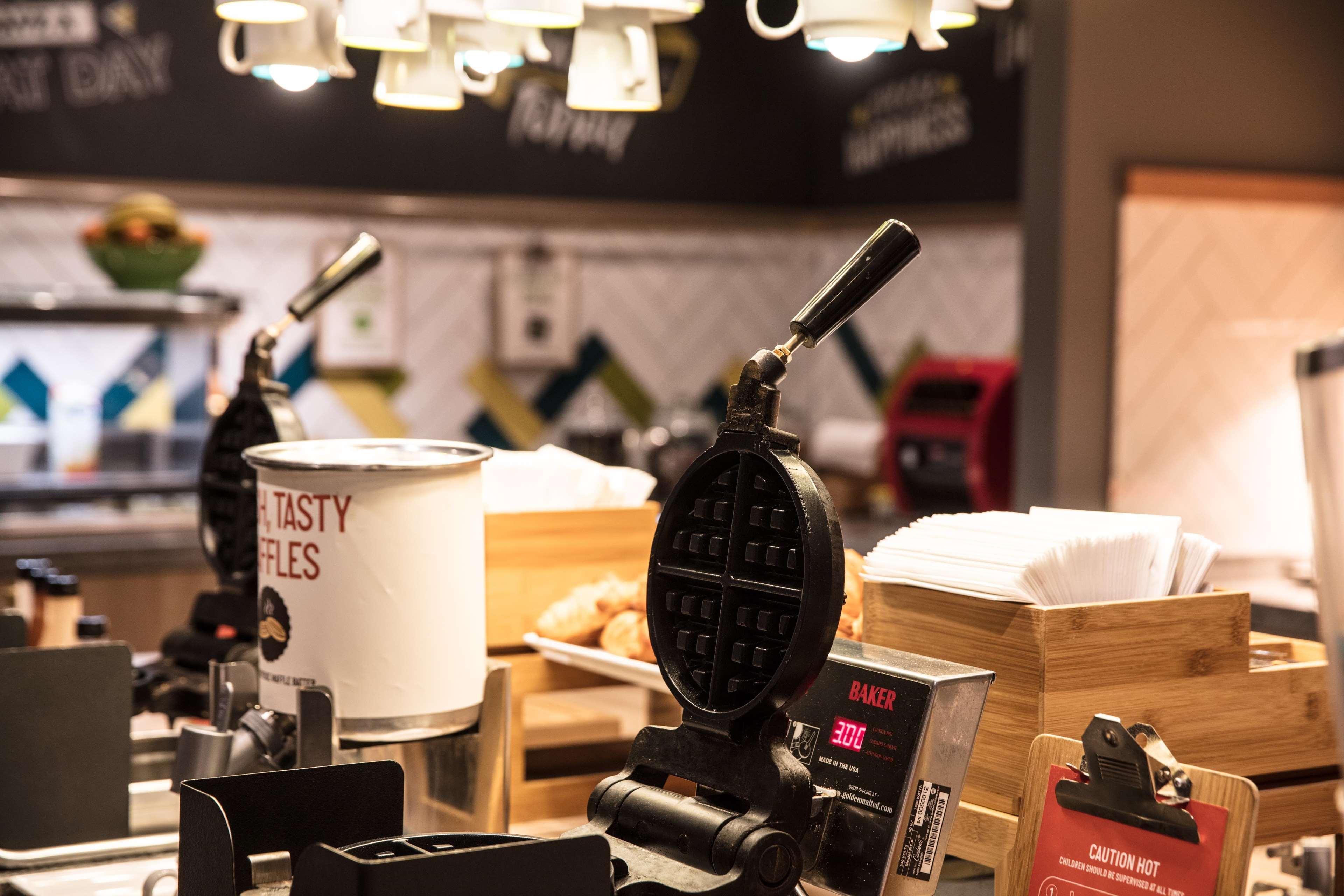 Hampton By Hilton Exeter Airport Hotel Woodbury Ngoại thất bức ảnh