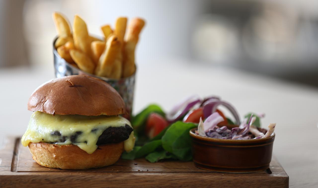 Hampton By Hilton Exeter Airport Hotel Woodbury Ngoại thất bức ảnh