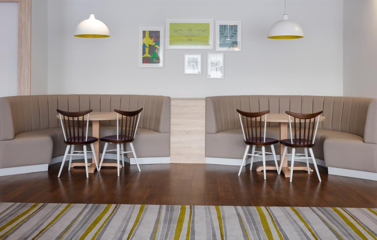 Hampton By Hilton Exeter Airport Hotel Woodbury Ngoại thất bức ảnh
